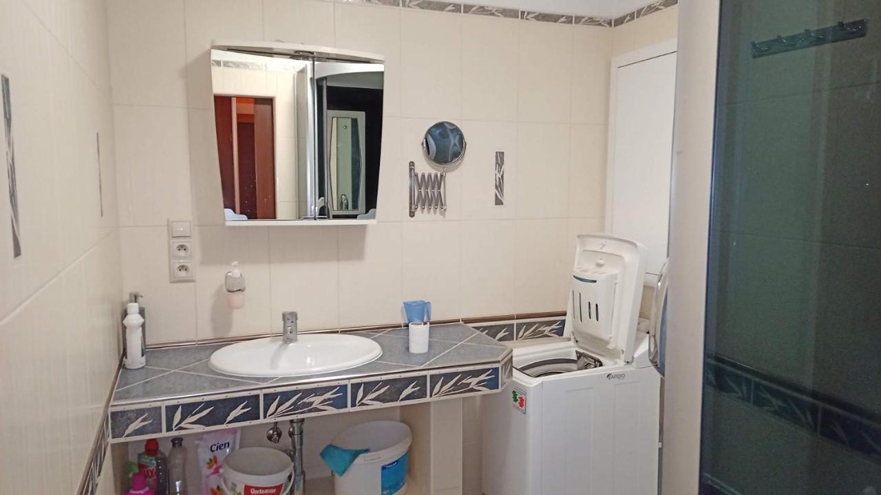 Wolf Apartman Pokojne Ubytovanie V Povazskej Bystrici Ticha Lokalita S Parkovanim Vsade Blizko Vhodne Pre Pracovne Cesty Turistiku Aj Oddych Plne Vybavena Kuchyna Považská Bystrica Exteriér fotografie